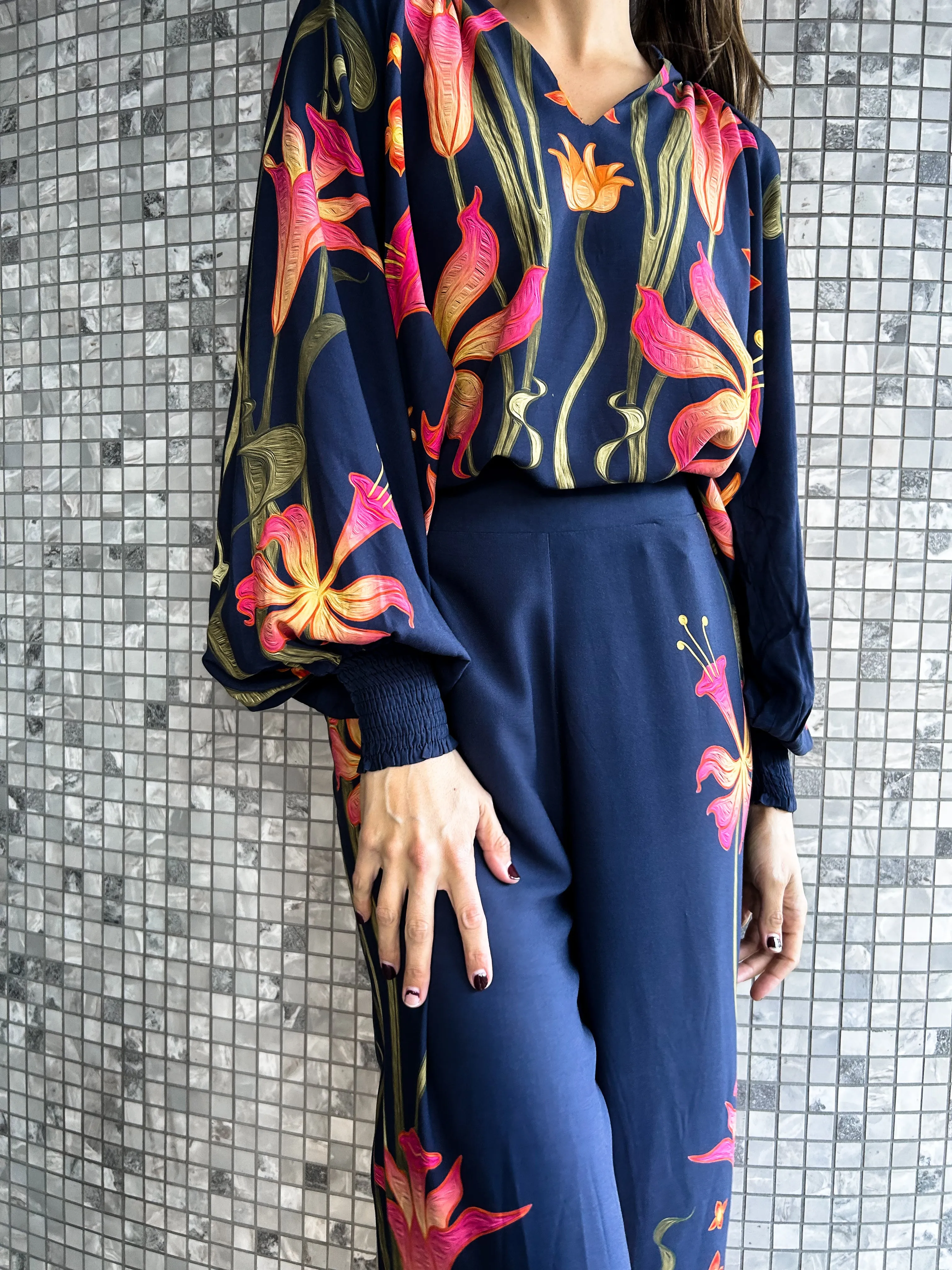 HALO Balloon Sleeve Top - Navy Vintage Floral