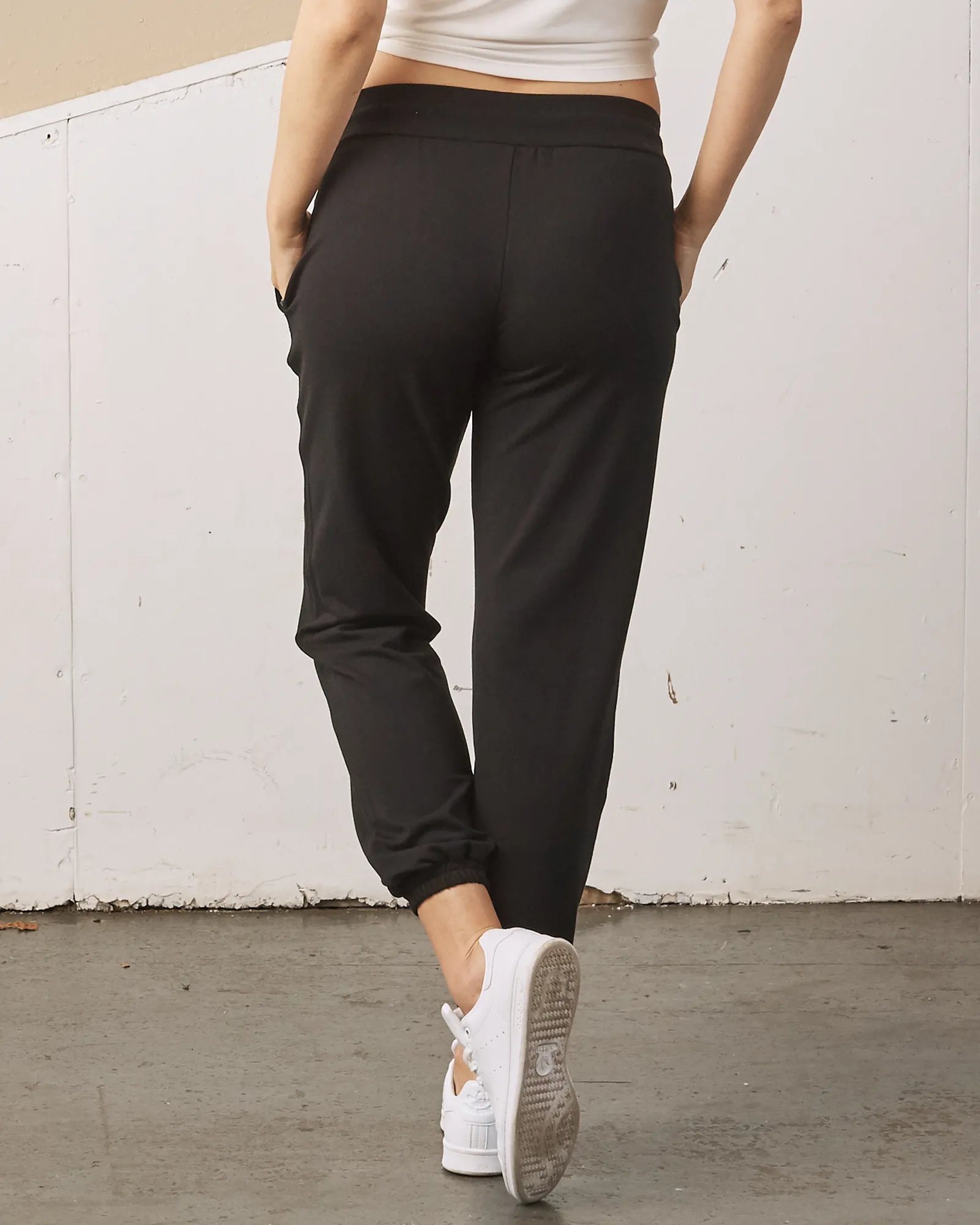 Peta Low Waist Maternity Jogger Pants- Black